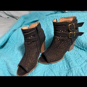 Black open toe booty size 10